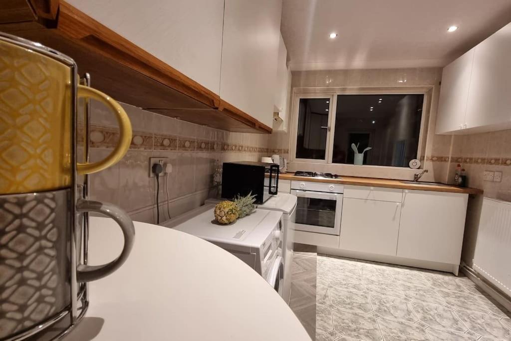 Spacious 2 Bed Bungalow Enfield Esterno foto